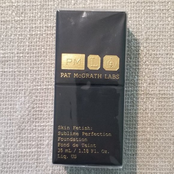 PAT McGRATH LABS Skin Fetish: Sublime Perfection Foundation in Colour Med 26 - Picture 2 of 9
